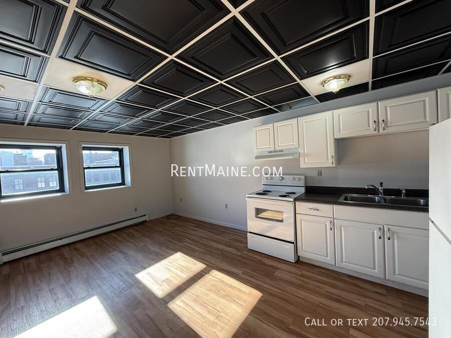 35 Main St #44 - Photo 2 of 5