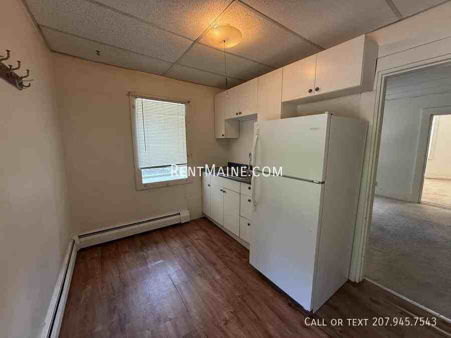 8 Commercial St #1 - Photo 2 of 7