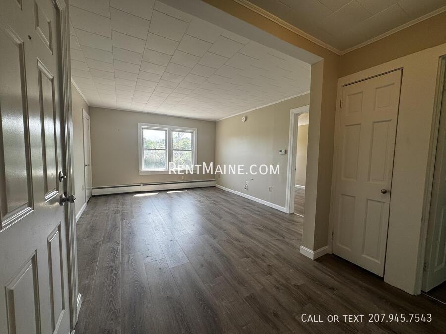 114 Riverside Dr #2 - Photo 3 of 10
