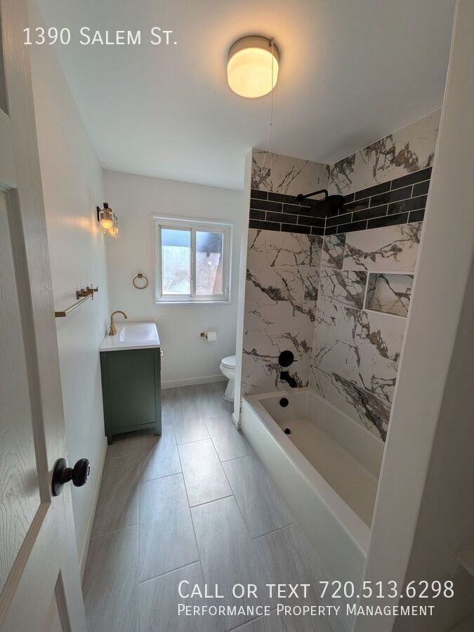 1390 Salem St - Photo 7 of 29