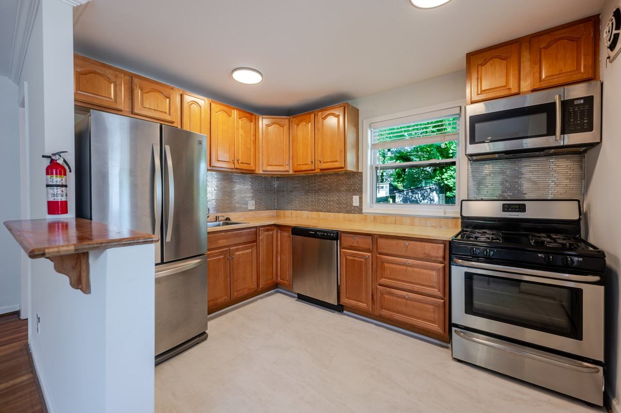 6208 8th St Nw - Photo 5 of 29