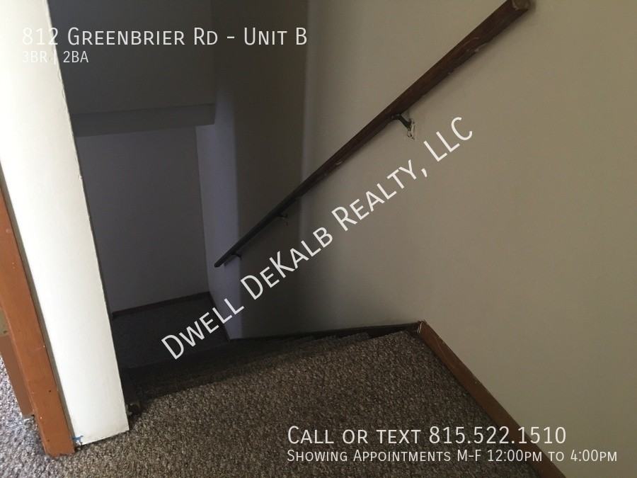 812 Greenbrier Rd #B - Photo 6 of 9