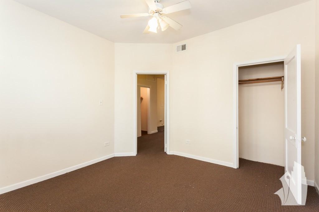 2254 N Southport Ave #2 - Photo 2 of 8