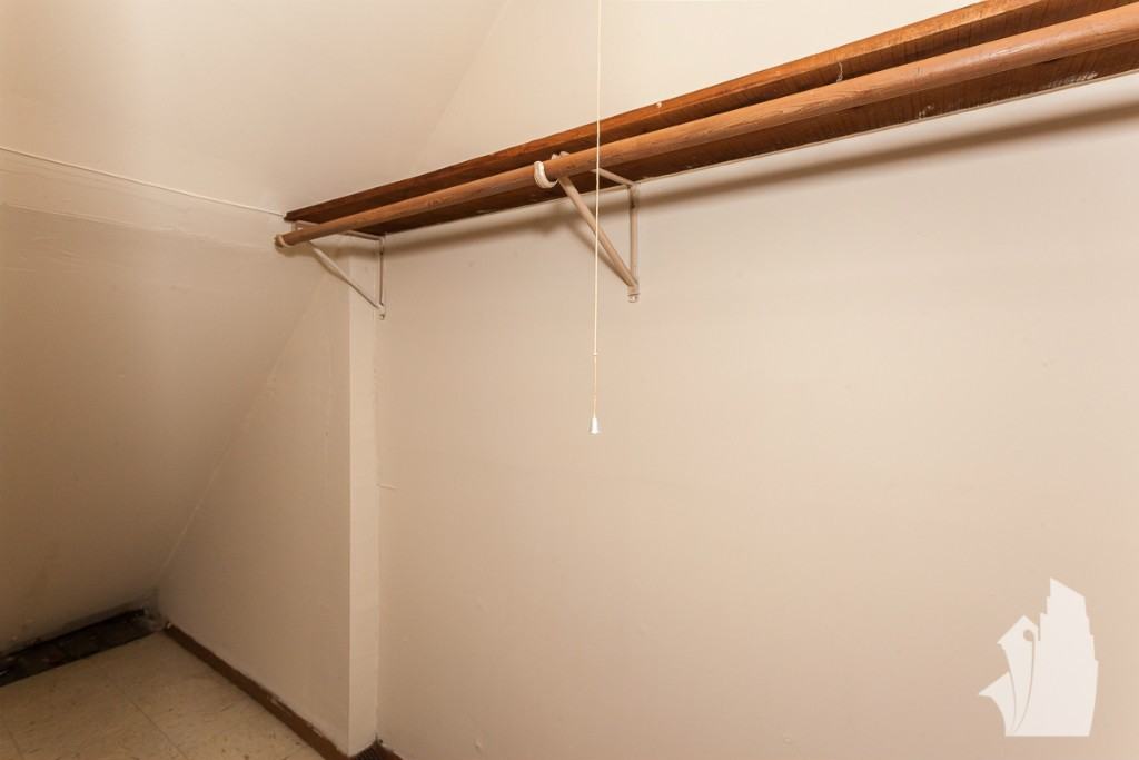 2254 N Southport Ave #2 - Photo 4 of 8