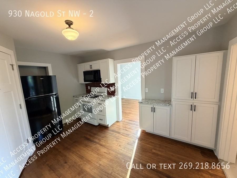 930 Nagold St Nw #2 - Photo 4 of 24