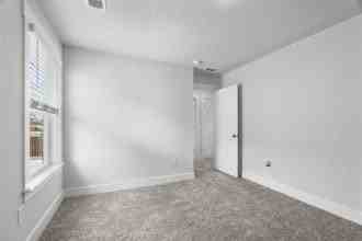 30 Shorncliffe Rd - Photo 2 of 42