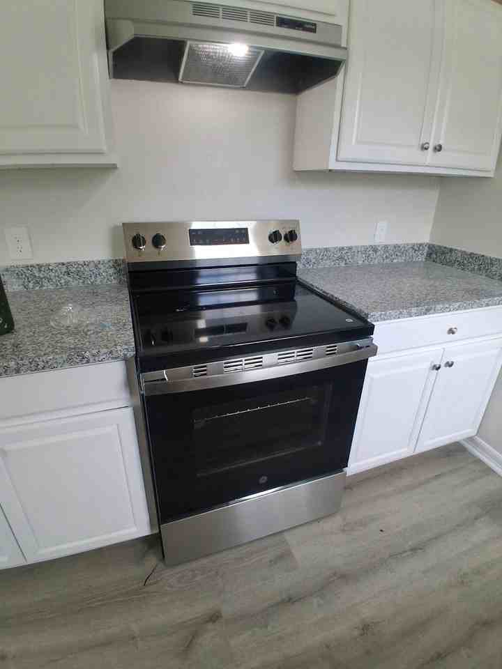 707 Denby Street - Photo 3 of 22