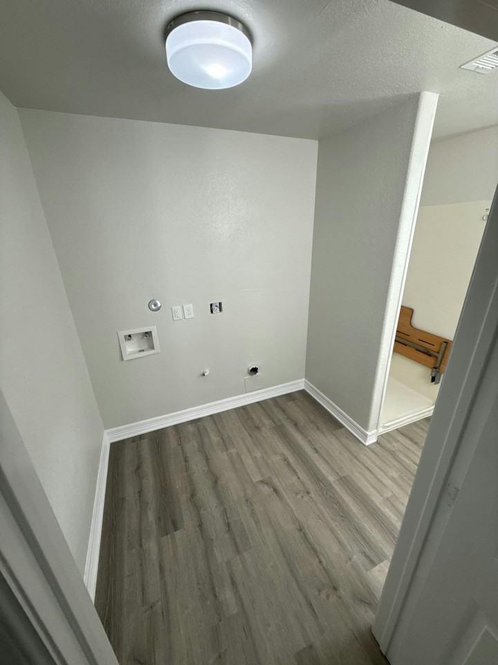 707 Denby Street - Photo 6 of 22