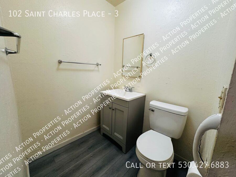 102 W Saint Charles St #3 - Photo 6 of 11