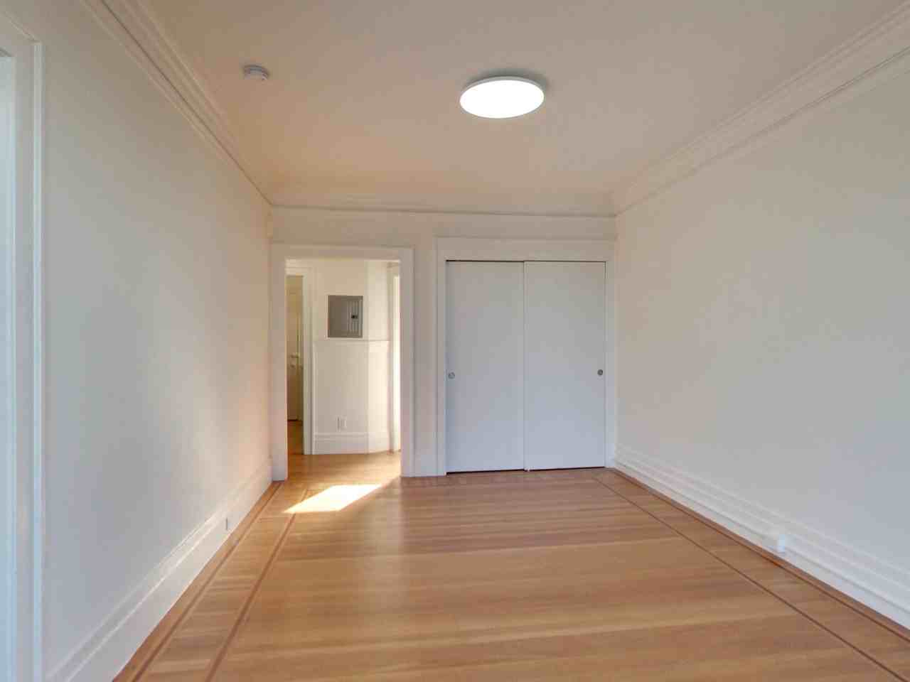 1111 Jones St #5 - Photo 5 of 17