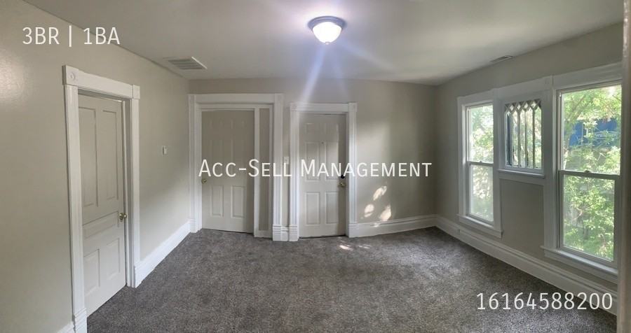 806 Douglas St Nw #2 - Photo 4 of 7