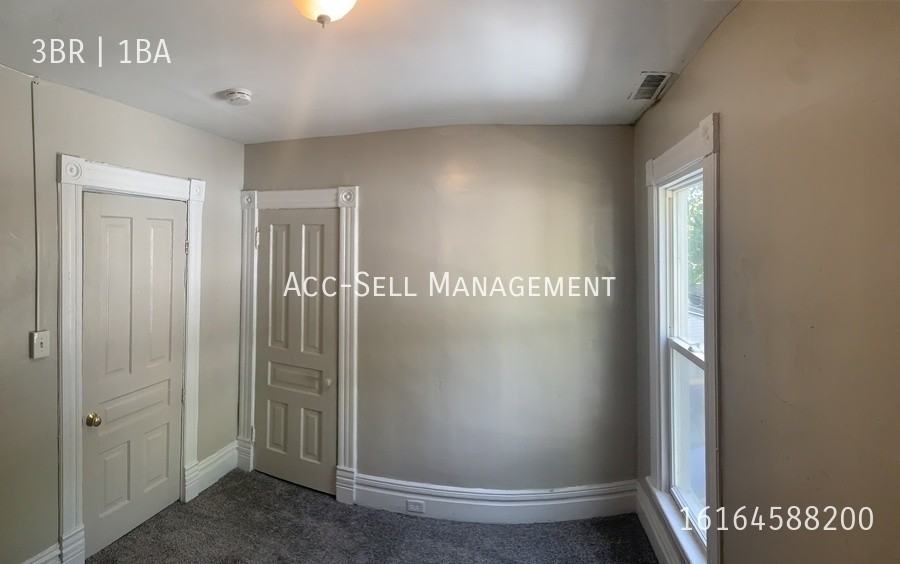 806 Douglas St Nw #2 - Photo 6 of 7