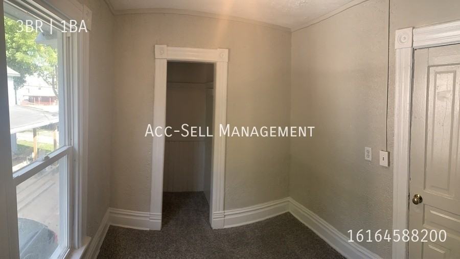 806 Douglas St Nw #2 - Photo 7 of 7