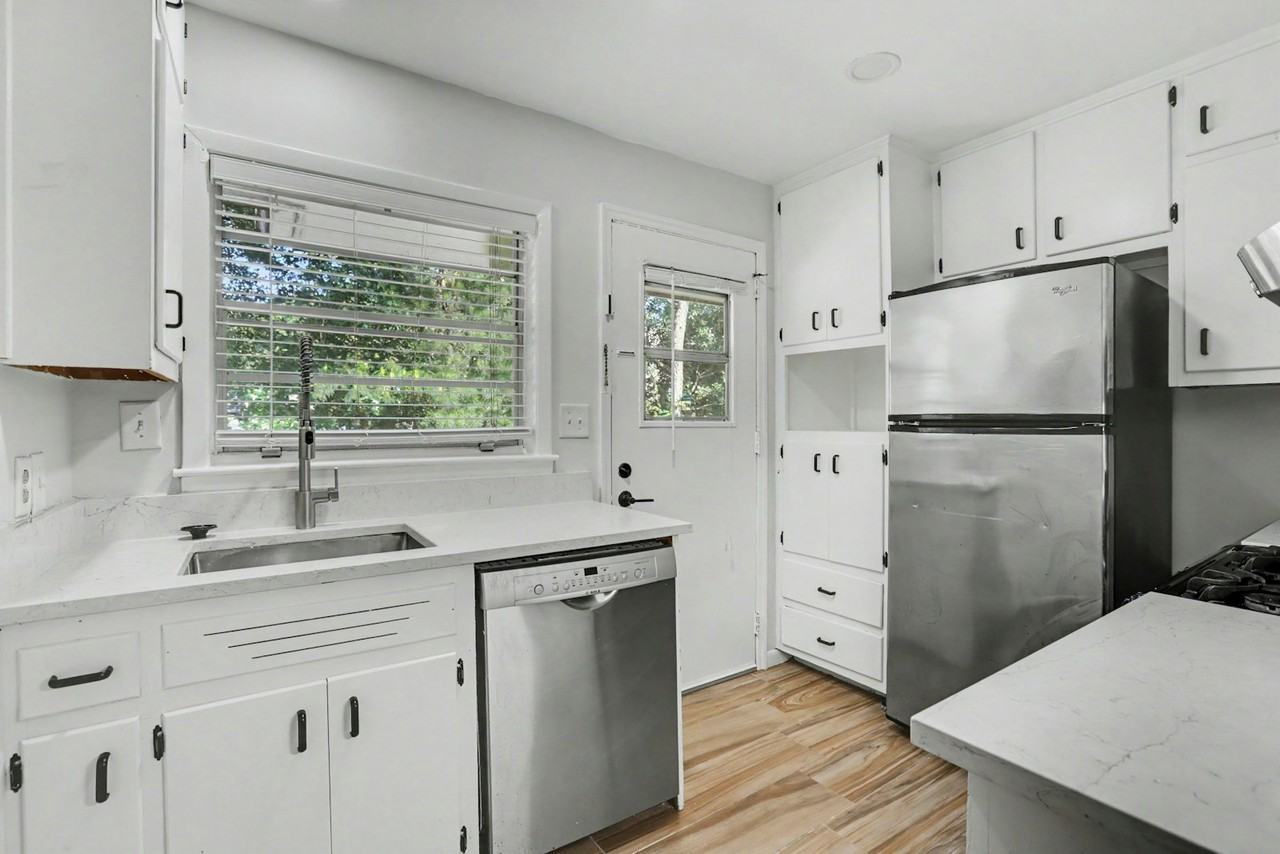 3535 Roswell Road Northeast, Unit E2 - Photo 6 of 14