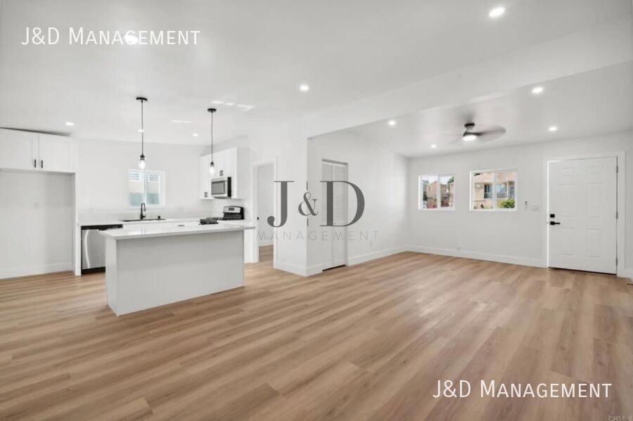 4251 College Ave - Photo 4 of 19