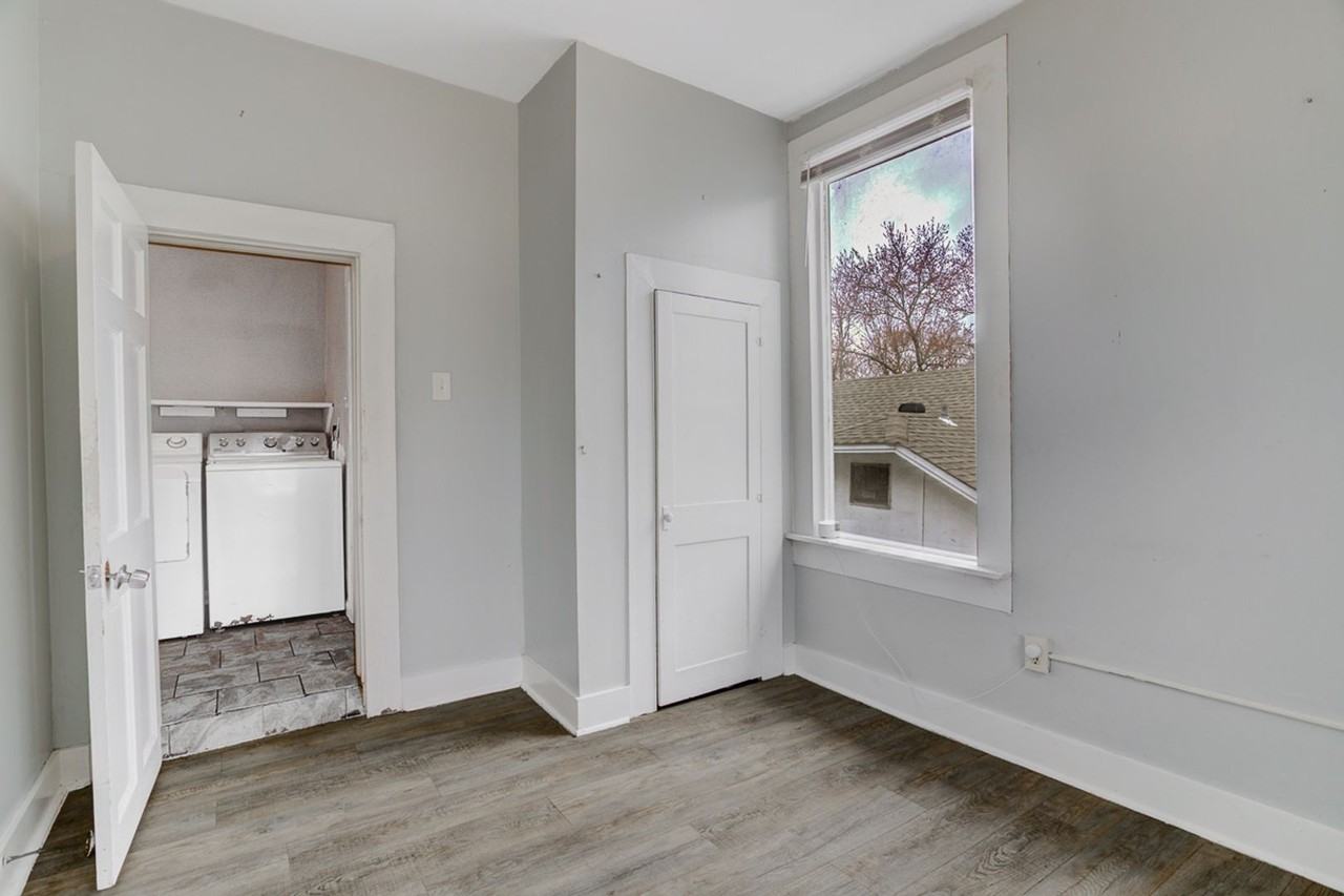 132 N Evergreen St #6 - Photo 3 of 11