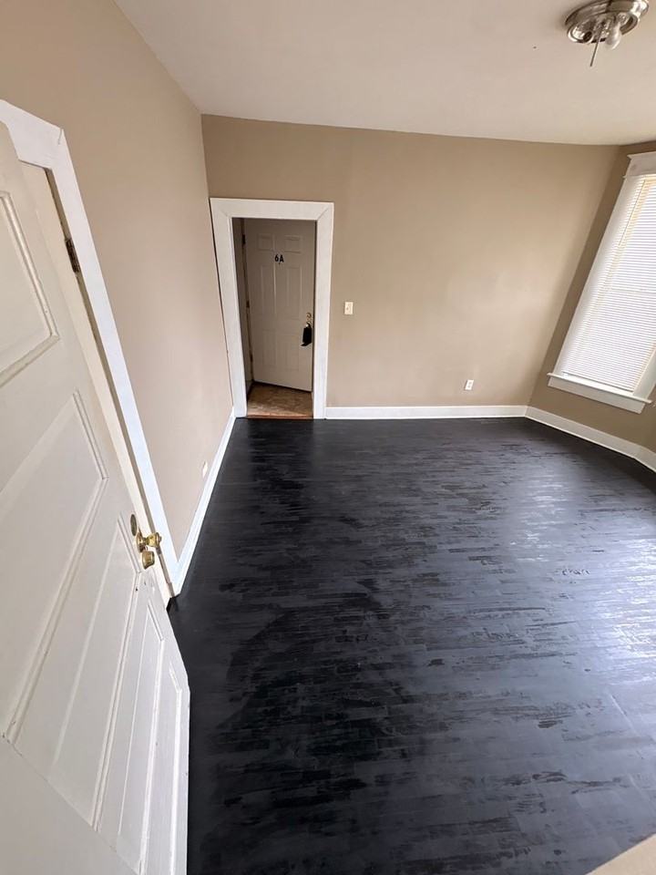 132 N Evergreen St #6 - Photo 4 of 11