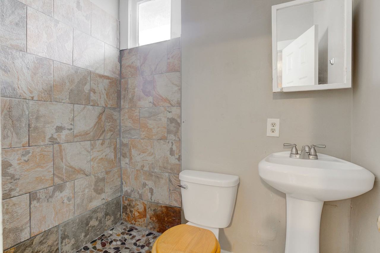132 N Evergreen St #6 - Photo 7 of 11