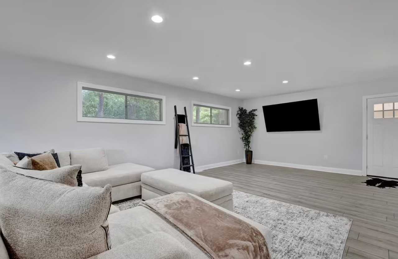 1179 E Parkway S - Photo 2 of 21