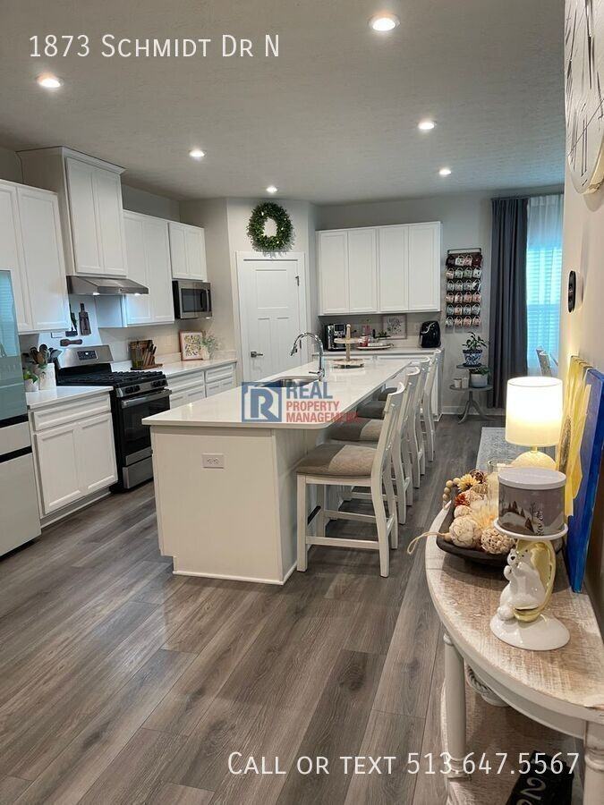 1873 Schmidt Dr N - Photo 3 of 9