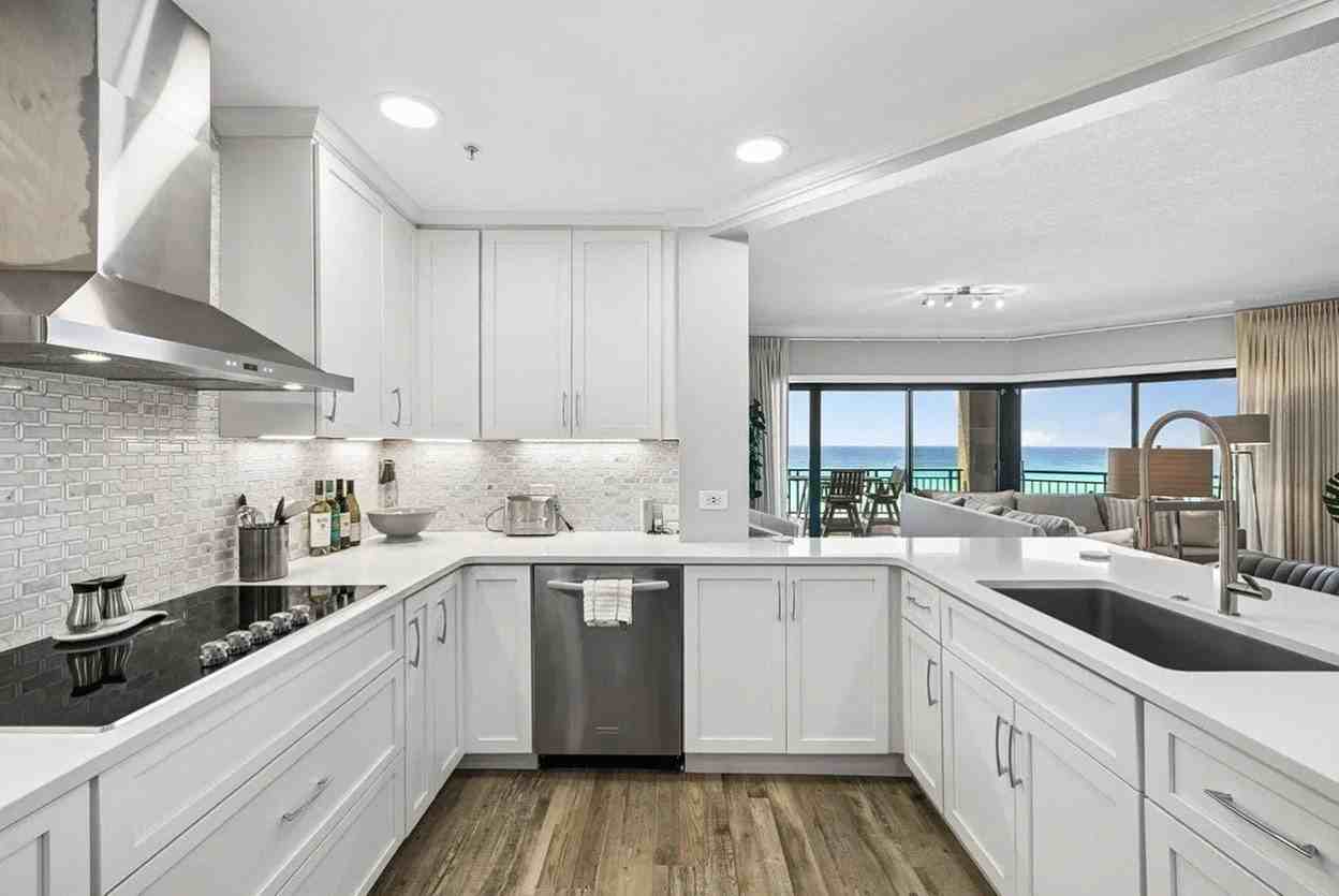 4524 Southwinds Drive, Unit 4524 - Photo 3 of 29