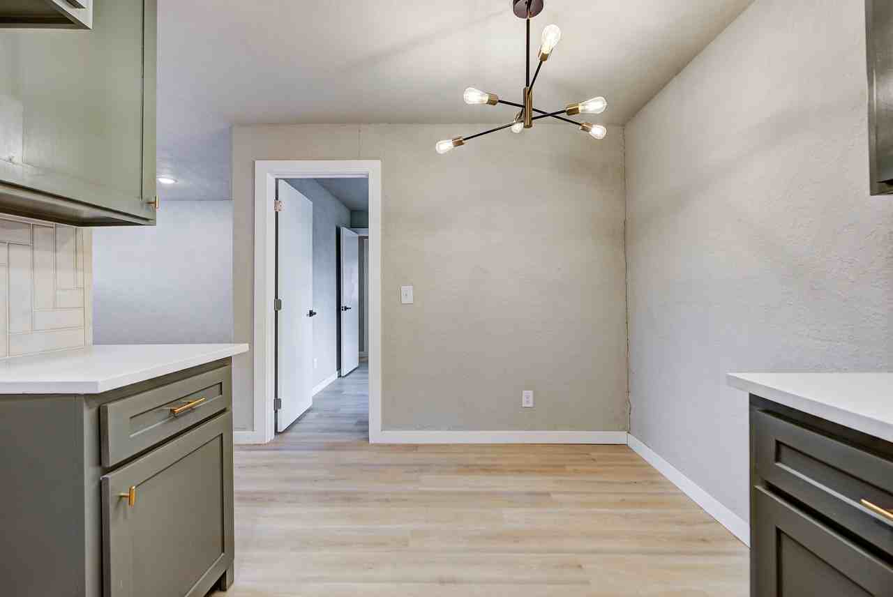 320 Nw 86th St #1 - Photo 7 of 18