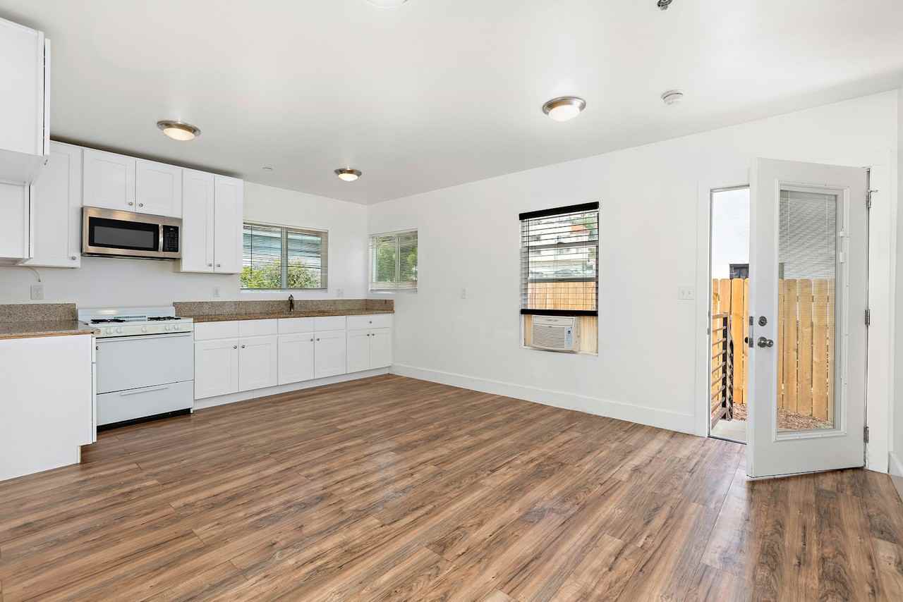5344 Huntington Drive South, Unit 1 - Photo 2 of 21
