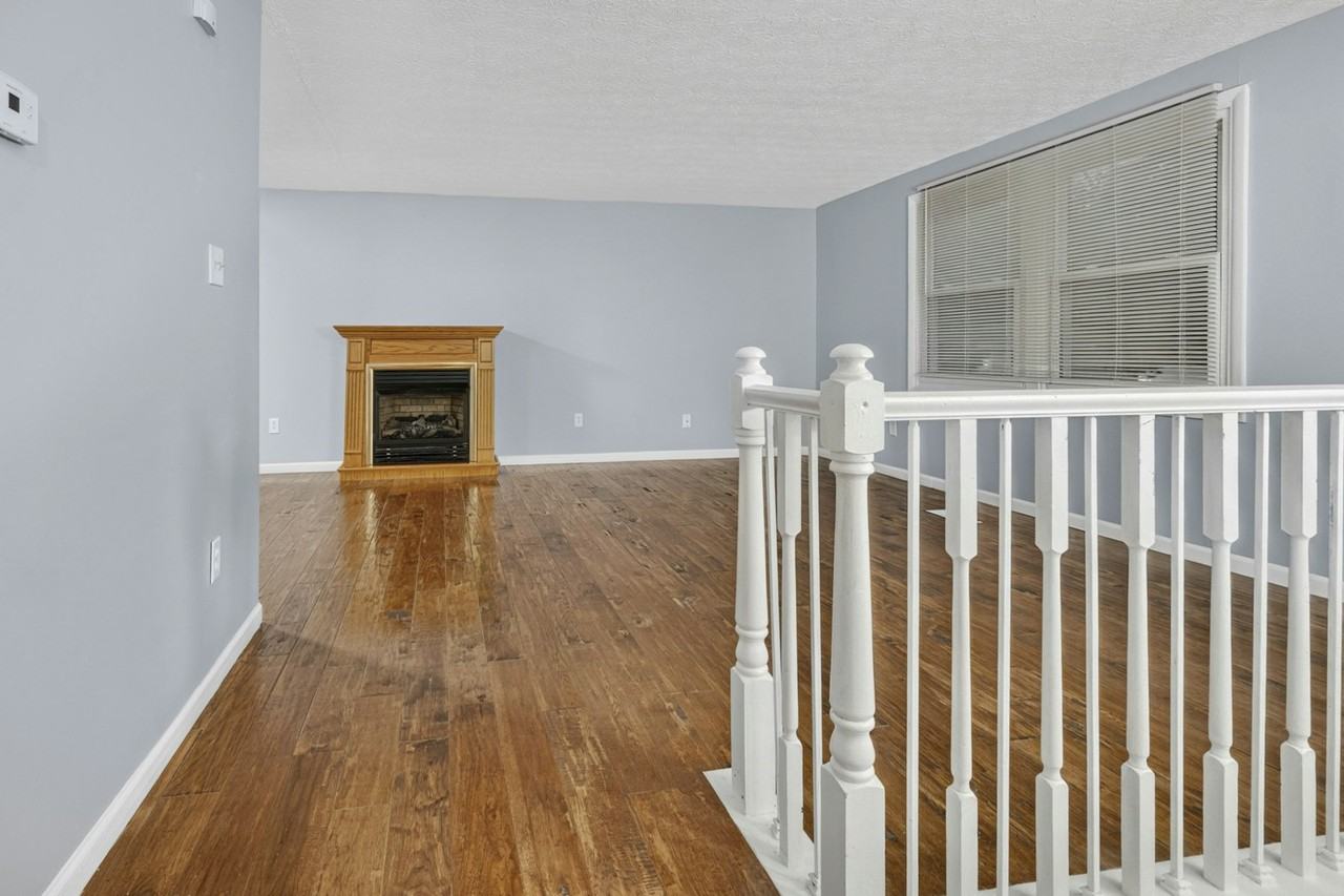 423 Doverwood Drive - Photo 4 of 31