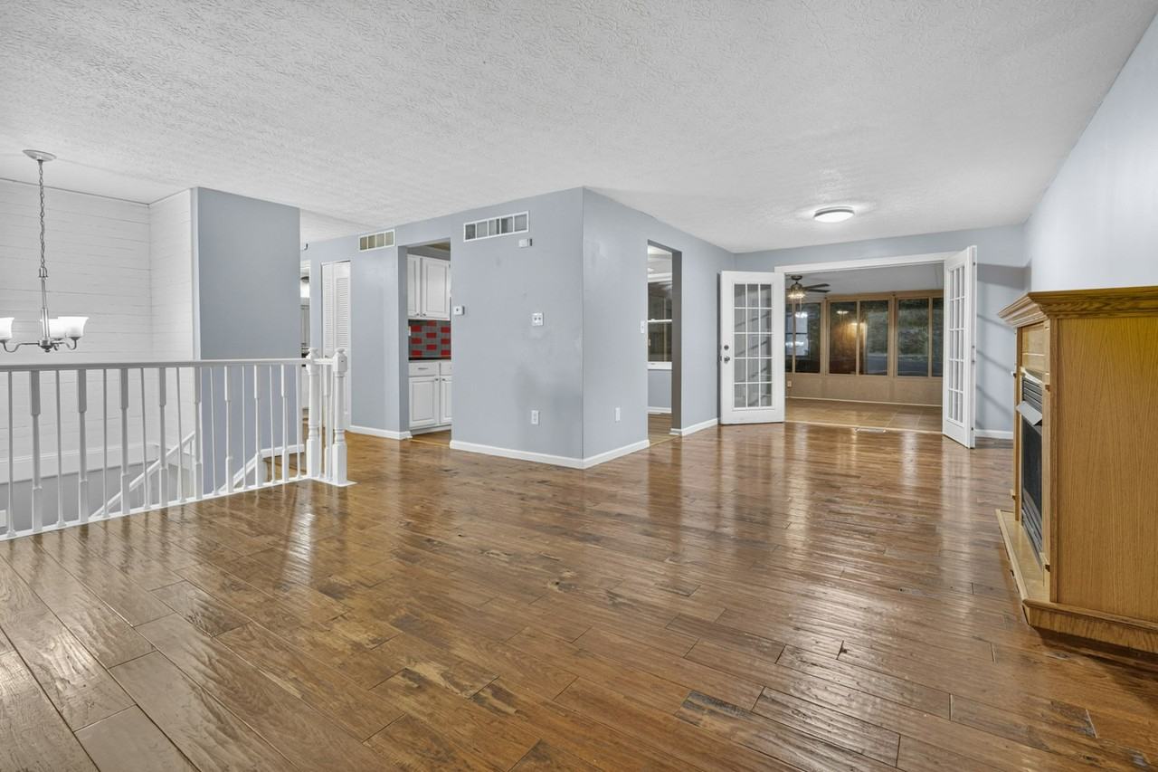 423 Doverwood Drive - Photo 6 of 31