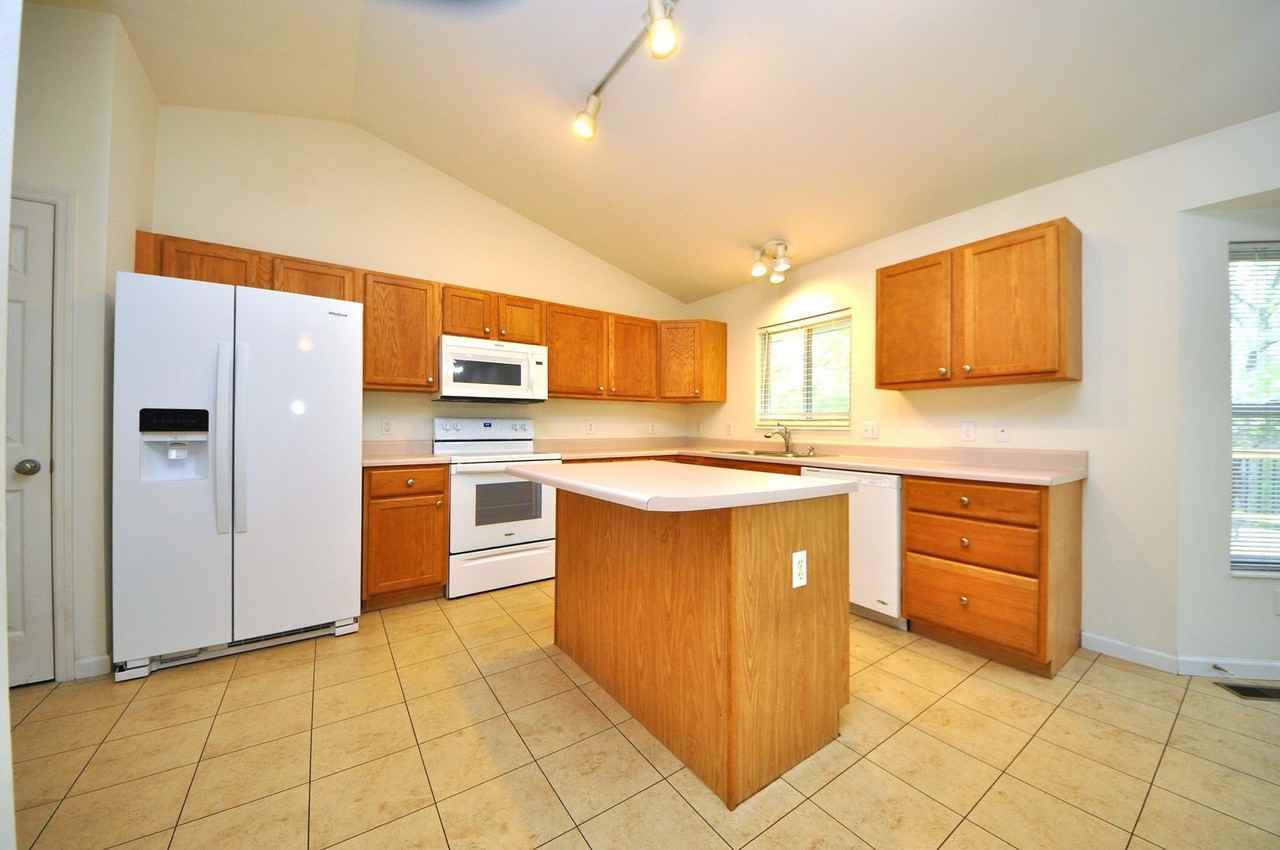 131 Choctaw Dr - Photo 3 of 31