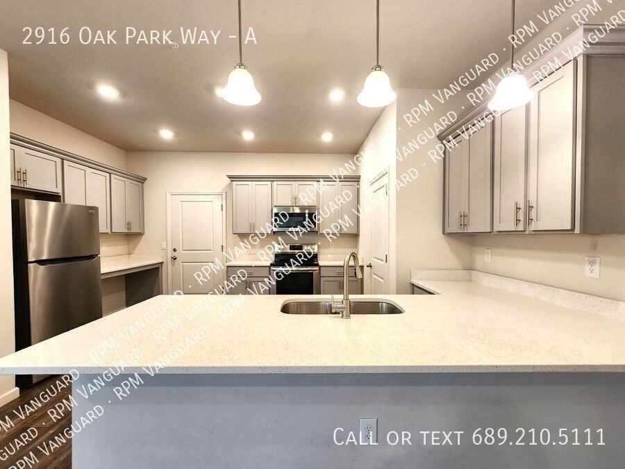 2916 Oak Park Way #A - Photo 3 of 20