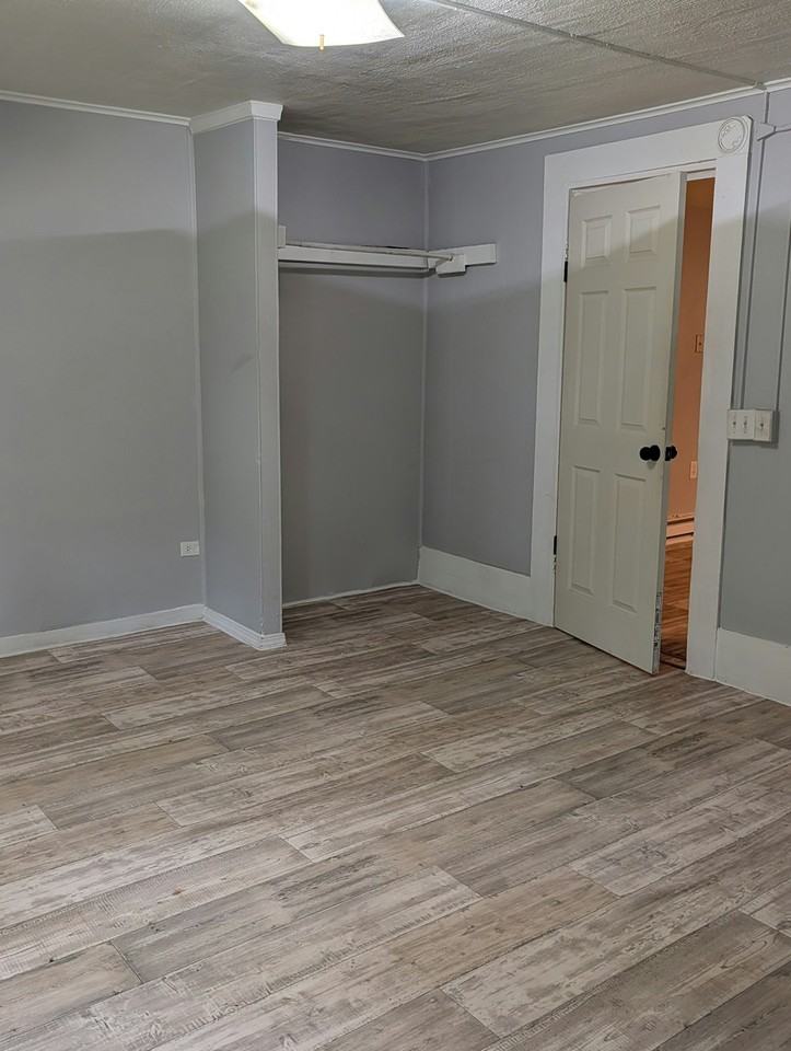 35 Clinton Street, Unit 35B - Photo 3 of 7