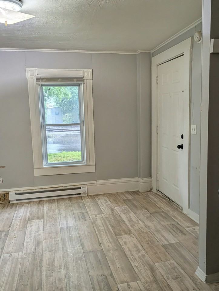 35 Clinton Street, Unit 35B - Photo 4 of 7