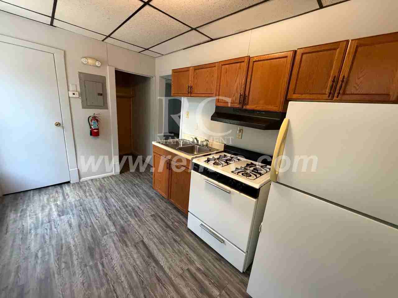 1112B N Gilbert St - Photo 3 of 9