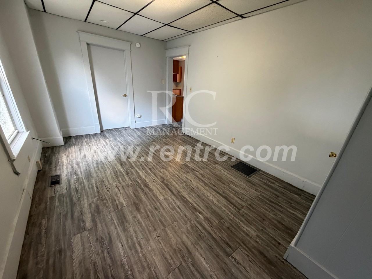 1112B N Gilbert St - Photo 7 of 9