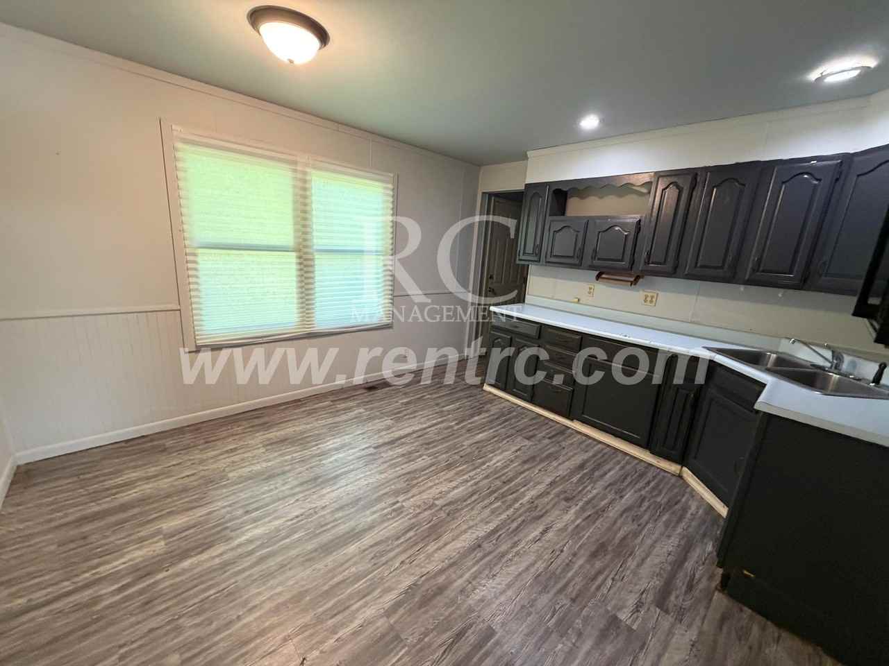 1016 Koehn Dr - Photo 2 of 13