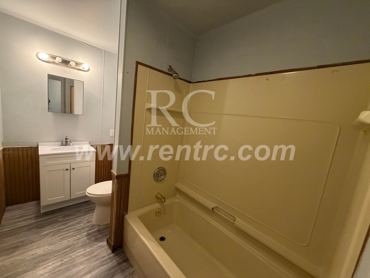 1016 Koehn Dr - Photo 4 of 13