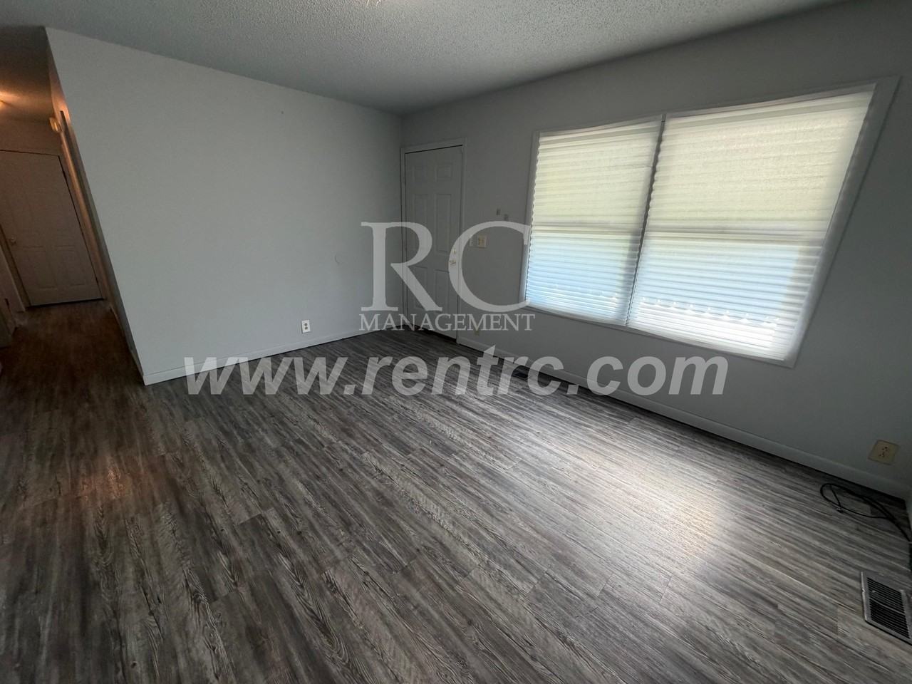 1016 Koehn Dr - Photo 7 of 13