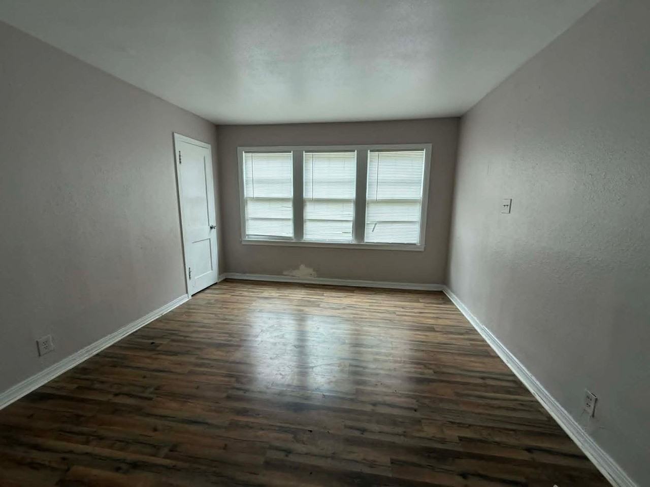 3159 Milton St - Photo 3 of 8