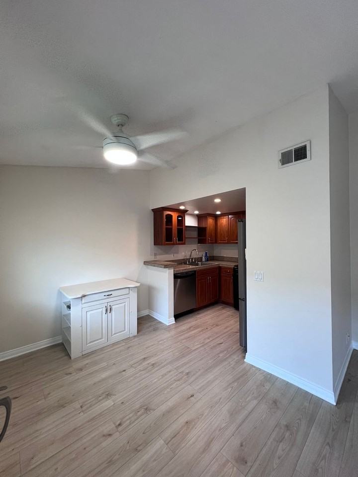 4375 37th St #11 - Photo 3 of 17