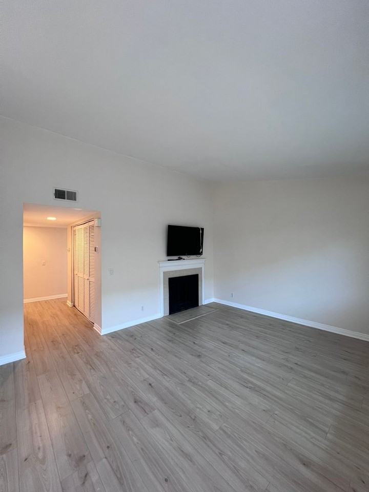 4375 37th St #11 - Photo 4 of 17