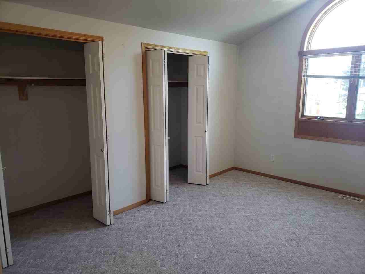 513 N 19th Ave - Photo 6 of 12