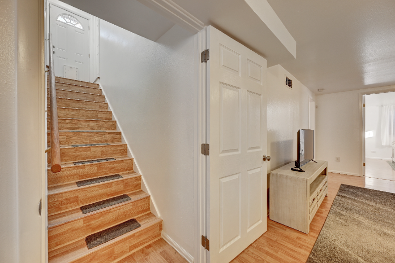471 S Marshall St - Photo 2 of 24