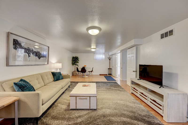 471 S Marshall St - Photo 6 of 24