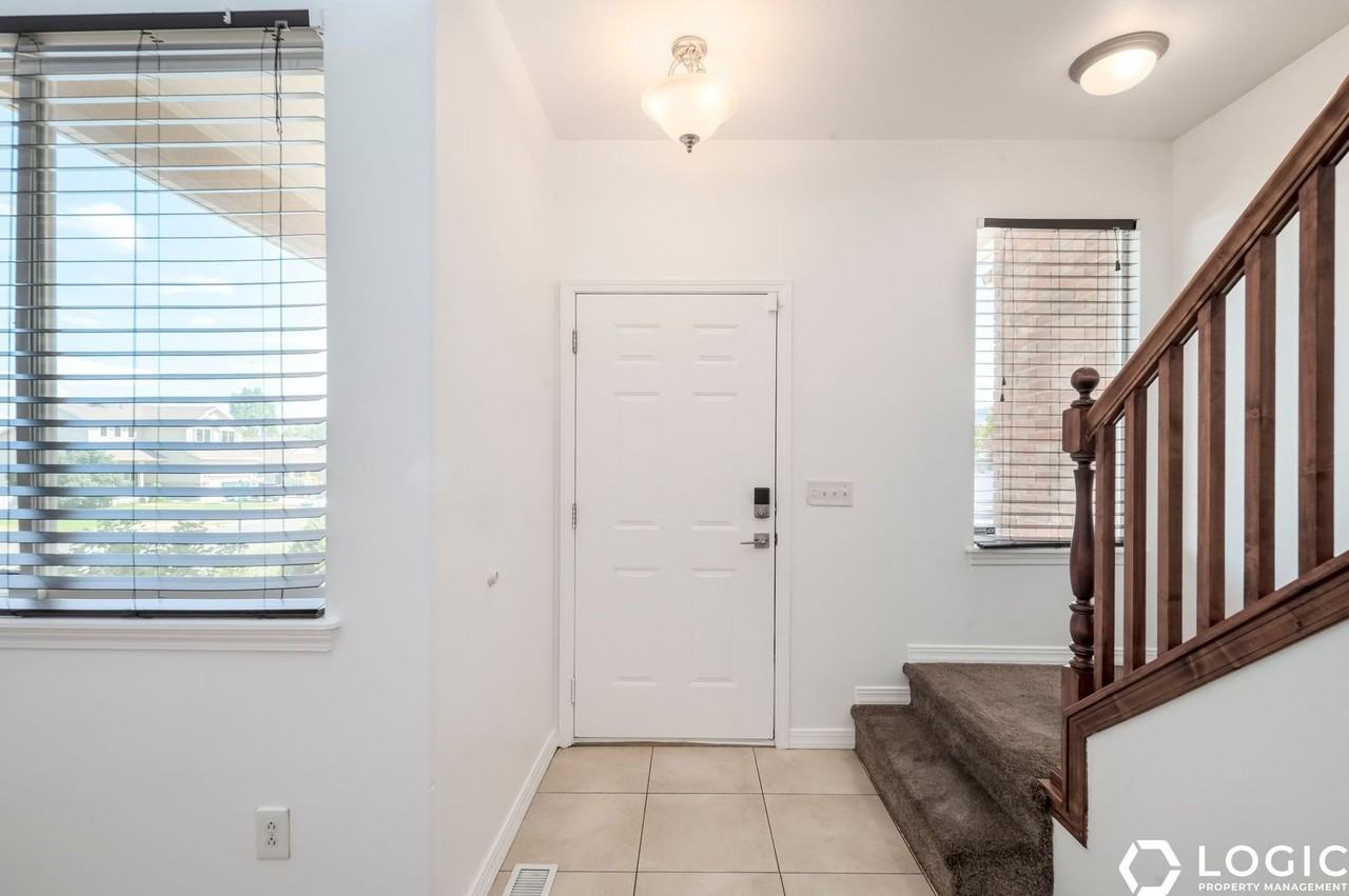 5878 W Arlinridge Dr - Photo 3 of 22