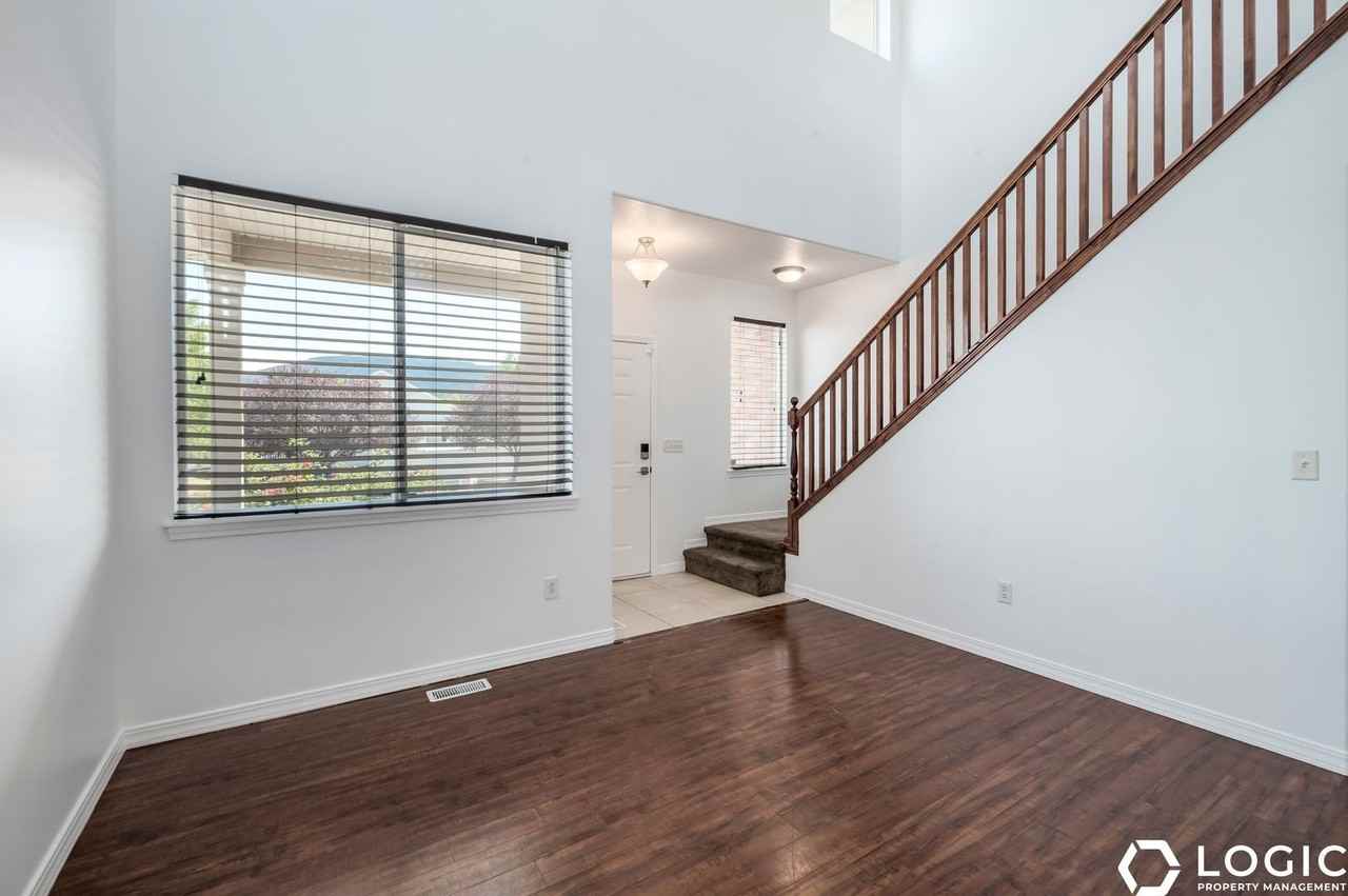 5878 W Arlinridge Dr - Photo 4 of 22