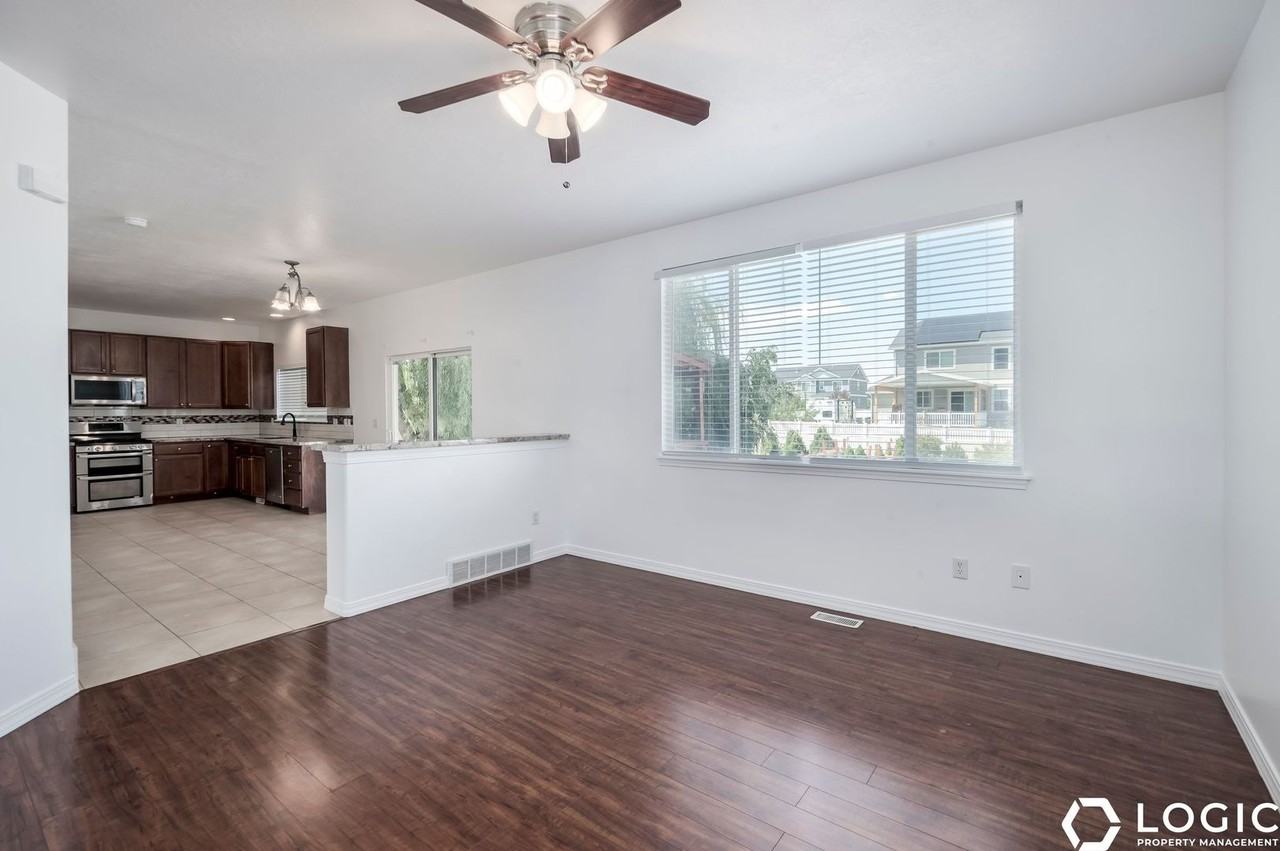 5878 W Arlinridge Dr - Photo 6 of 22