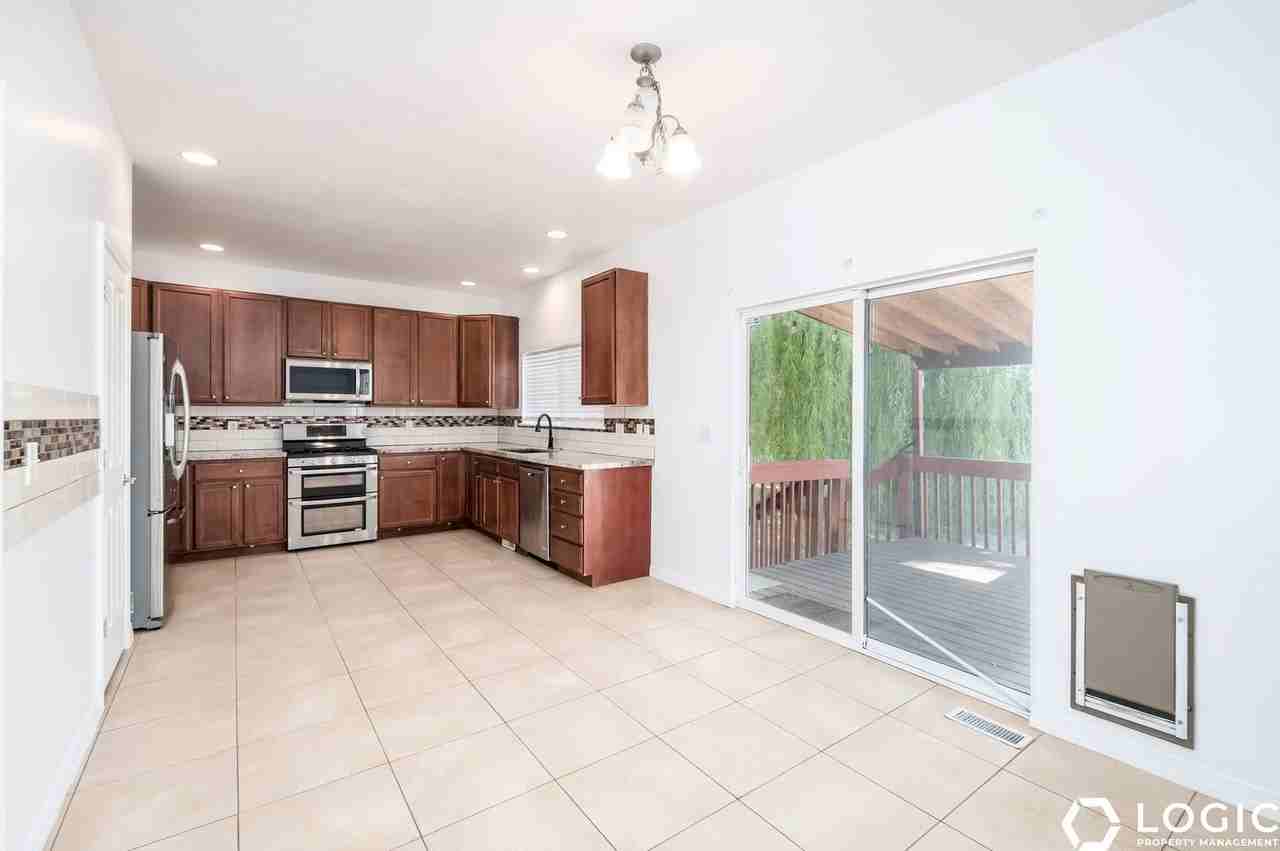 5878 W Arlinridge Dr - Photo 7 of 22