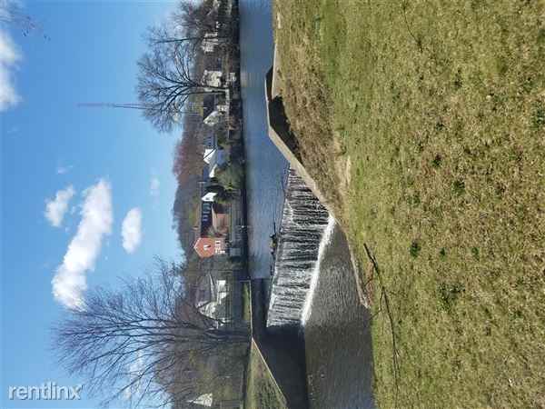 33 Willard St - Photo 3 of 14