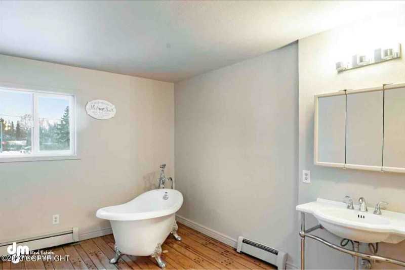 2807 Turnagain St #1 - Photo 7 of 8